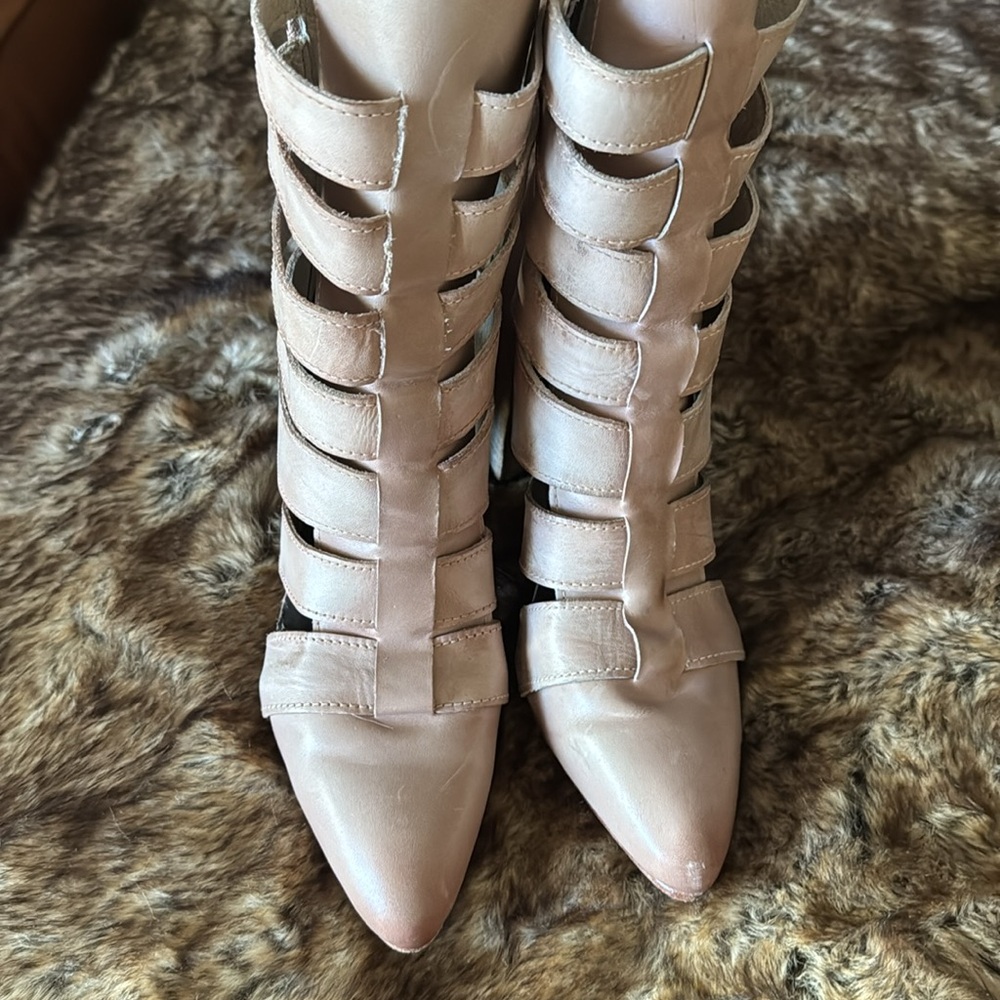 Freebird by Steven Jagger in blush - 9 - Picture 3 of 9